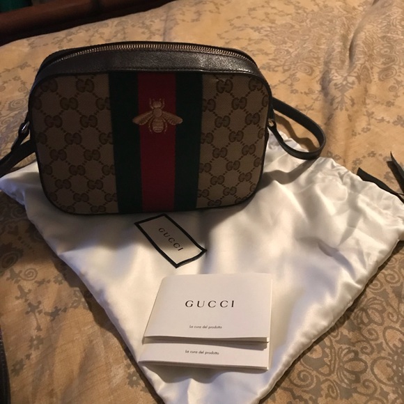 gucci bumblebee crossbody bag